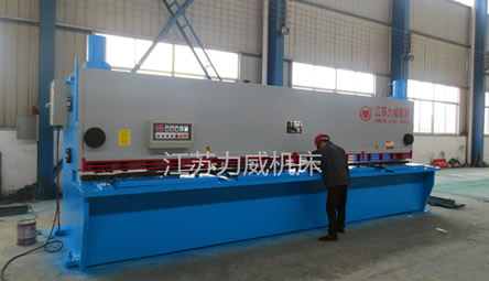 QC11Y/K普通、數(shù)控液壓閘式剪板機